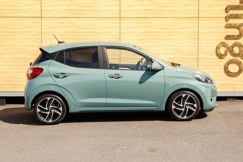 Hyundai i10 MPI PREMIUM 12