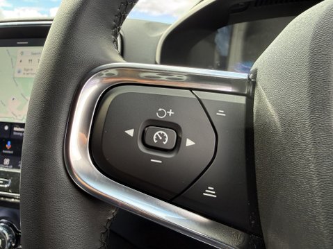Volvo XC40 Recharge Twin 82kWh Core SUV 5dr Electric Auto AWD (408 ps) 34
