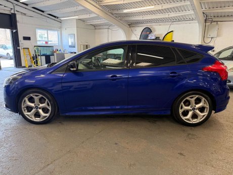 Ford Focus 2.0T EcoBoost ST-2 Euro 5 (s/s) 5dr 4