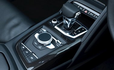 Audi R8 Spyder V10 Performance Carbon Black 18