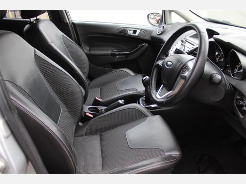 Ford Fiesta TITANIUM X 11