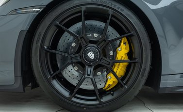 Porsche 911 GT3 TOURING (992) 26