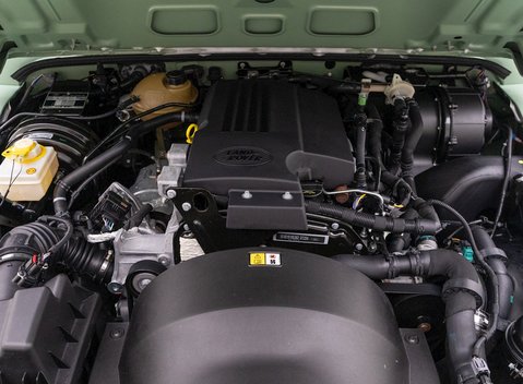 Land Rover Defender 90 Heritage Hard Top 25