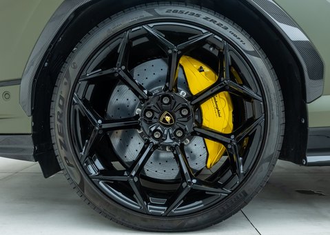 Lamborghini Urus Performante 