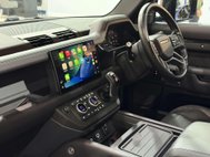 Land Rover Defender 3.0 D300 MHEV X-Dynamic HSE SUV 5dr Diesel Auto 4WD Euro 6 (s/s) (300 ps) 32