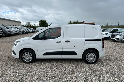 Vauxhall Combo SWB L1H1 Low Roof Sportive 2000 Air Con Sensors Nav EURO 6 NO VAT