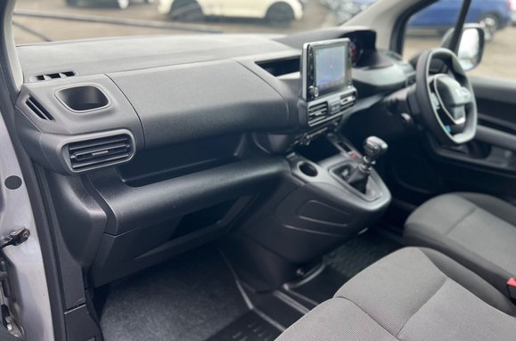 Peugeot Partner BLUEHDI ASPHALT PREMIUM L1 26