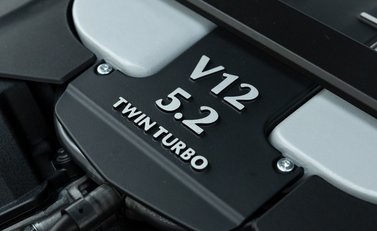 Aston Martin V12 Vantage 40