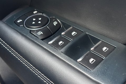 Volkswagen Amarok V6 Tdi 240 Aventura 4Motion - Electric Roller Shutter / 360 Camera 39