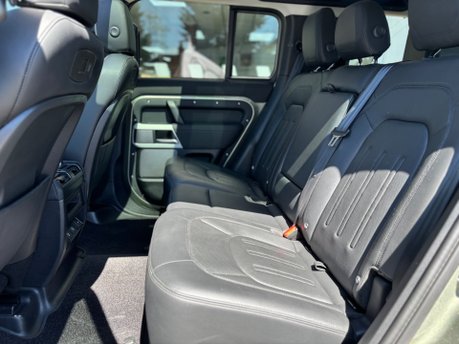 Land Rover Defender 3.0 FIRST EDITION MHEV 15