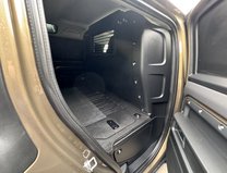Land Rover Defender D250 | 3LT | AUTO | Nav | Heated Seats | 18