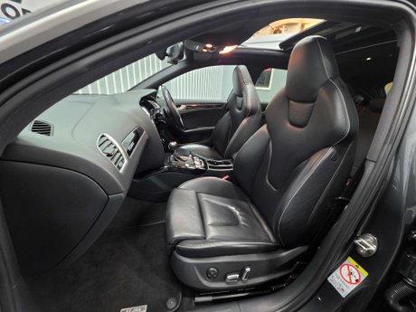 Audi RS4 4.2 FSI V8 Estate 5dr Petrol S Tronic quattro Euro 5 (450 ps) 9