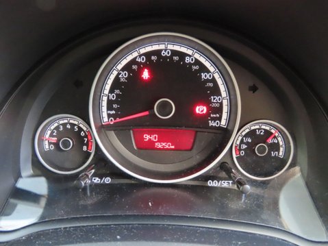 Volkswagen Up 1.0 Move up! Euro 6 5dr 12