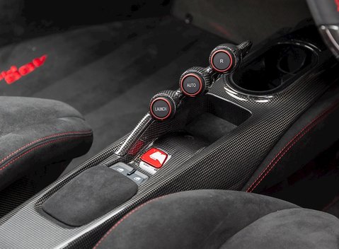 Ferrari 488 Pista 19