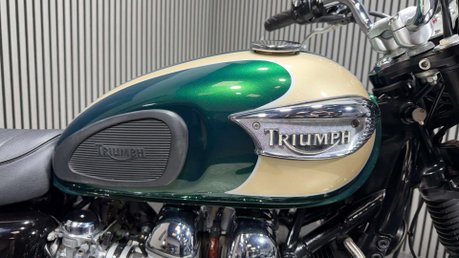 Triumph Bonneville 2004 ONLY 10K STUNNING MODERN CLASSIC NEW MOT 790CC 38