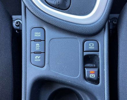 Toyota Yaris 1.5 Yaris Design HEV CVT 5dr 56