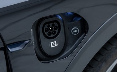 Porsche Taycan TURBO S CROSS TURISMO 44