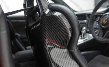 Porsche 911 GT2 RS Weissach (991) 18