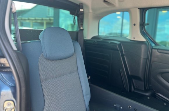 Citroen Berlingo Multispace 1.6 BlueHDi Feel Multispace MPV Wheel Chair Ramp 19