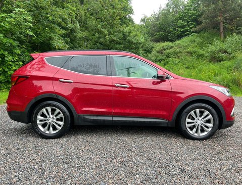 Hyundai SANTA FE 2.2 Santa Fe Premium Blue Drive CRDi Auto 4WD 5dr 3