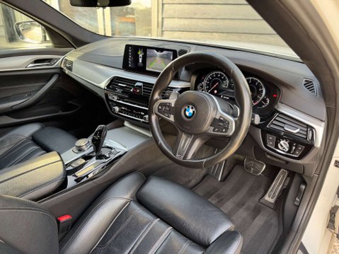 BMW 5 Series 3.0 530d M Sport Touring 5dr Diesel Auto Euro 6 (s/s) (265 ps) 18