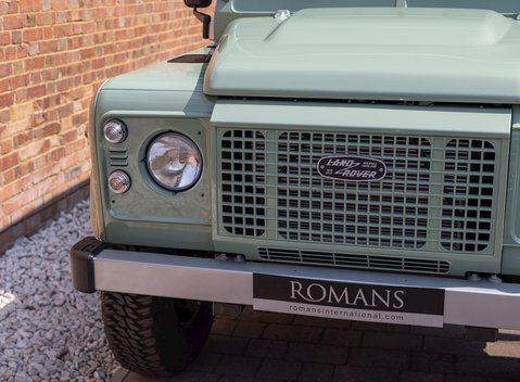 Land Rover Defender 90 Heritage Hard Top 18
