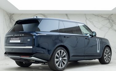 Land Rover Range Rover P530 Autobiography LWB 7 Seater 7