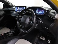 Peugeot e-208 GT PREMIUM 6