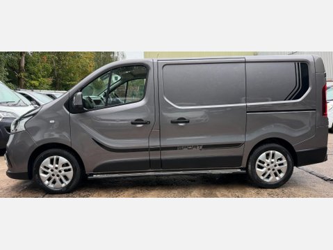 Renault Trafic 1.6 dCi ENERGY 27 Sport Nav Panel Van 5dr Diesel Manual SWB Standard Roof E 19