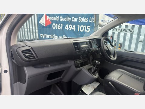 Vauxhall Vivaro 2.0 Turbo D 3100 Edition L2 H1 Euro 6 (s/s) 5dr 15