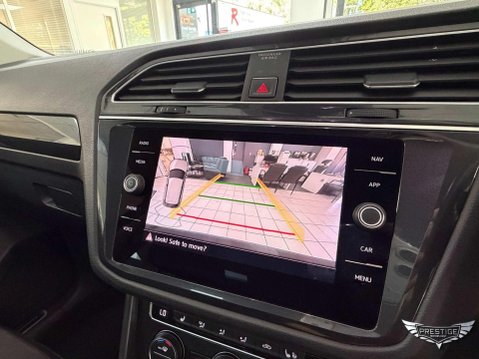 Volkswagen Tiguan 2.0 TSI SEL DSG 4Motion Euro 6 (s/s) 5dr 32