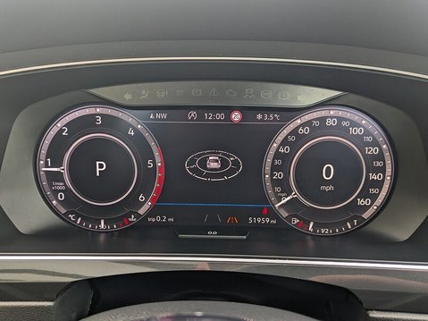 Volkswagen Tiguan R-LINE TDI BMT 4MOTION DSG 44