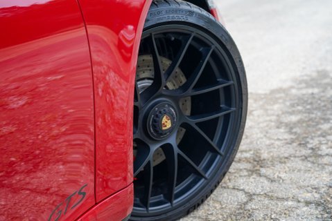 Porsche 911 CARRERA GTS PDK 5