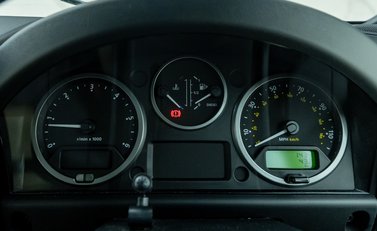 Land Rover Defender 110 HERITAGE 19