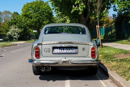 Aston Martin DB6 Mark II 6