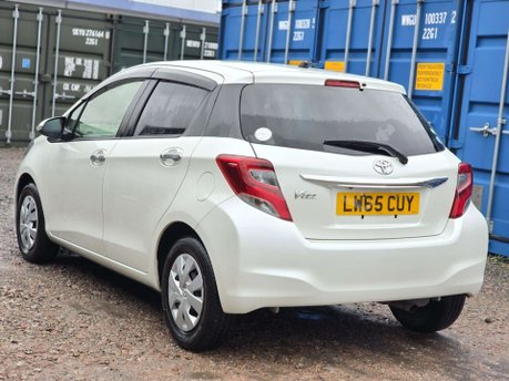 Toyota Yaris 1.33 Dual VVT-i Design Hatchback 5dr Petrol Multidrive S Euro 6 (99 ps) 4