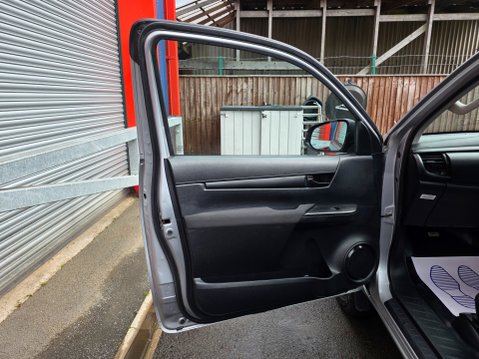 Toyota Hilux ACTIVE 4WD D-4D S/C 13