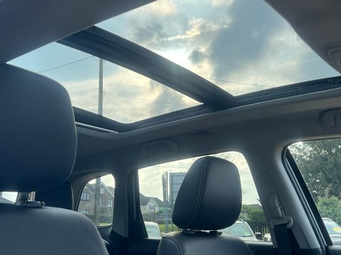 Suzuki Vitara SZ5 MHEV 36