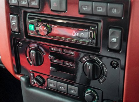 Land Rover Defender 90 Autobiography Edition 18