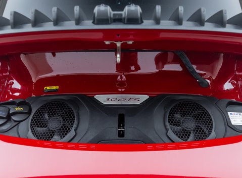 Porsche 911 Carrera 4 GTS (992) 37