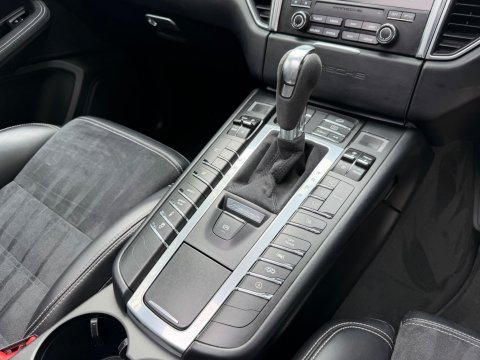 Porsche Macan GTS PDK 27