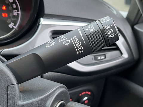 Vauxhall Corsa 1.4 SE Nav 5dr 24