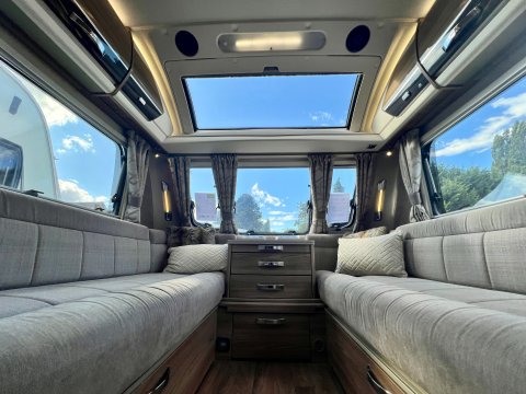 Swift Elegance 480 10