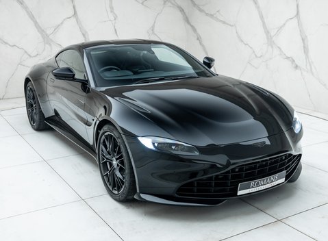 Aston Martin Vantage V8 11