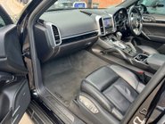 Porsche Cayenne DIESEL 4.2 V8 S TIPTRONIC S 19