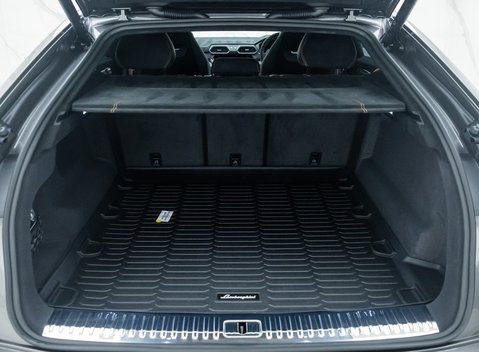 Lamborghini Urus PERFORMANTE 56