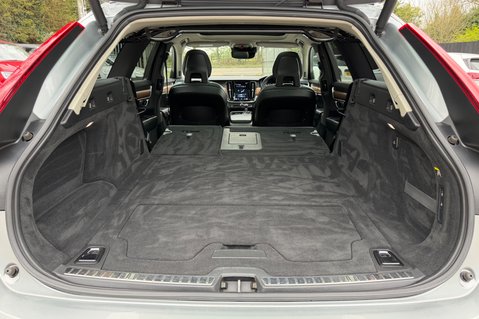 Volvo V90 D5 POWERPULSE INSCRIPTION PRO AWD -PAN ROOF - £6320 OPTIONAL EXTRAS  62