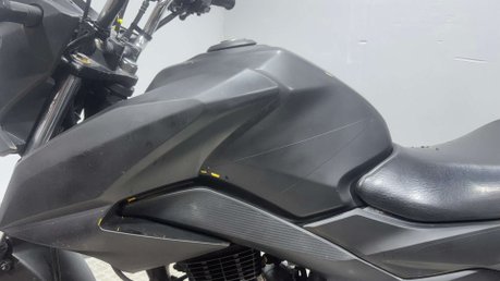 Honda CB GLR 125 2017 GOOD RUNNING PROJECT BIKE SPARES OR REPAIR 125CC 21