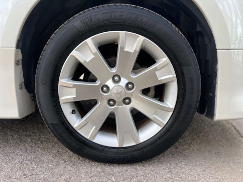 Mitsubishi Delica Roadest 80