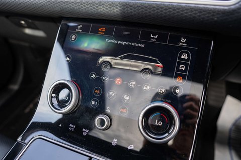 Land Rover Range Rover Velar 3.0 Range Rover Velar R-Dynamic S D300 Auto 4WD 5dr 15